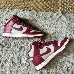 Dunk High top “Dark beetroot”